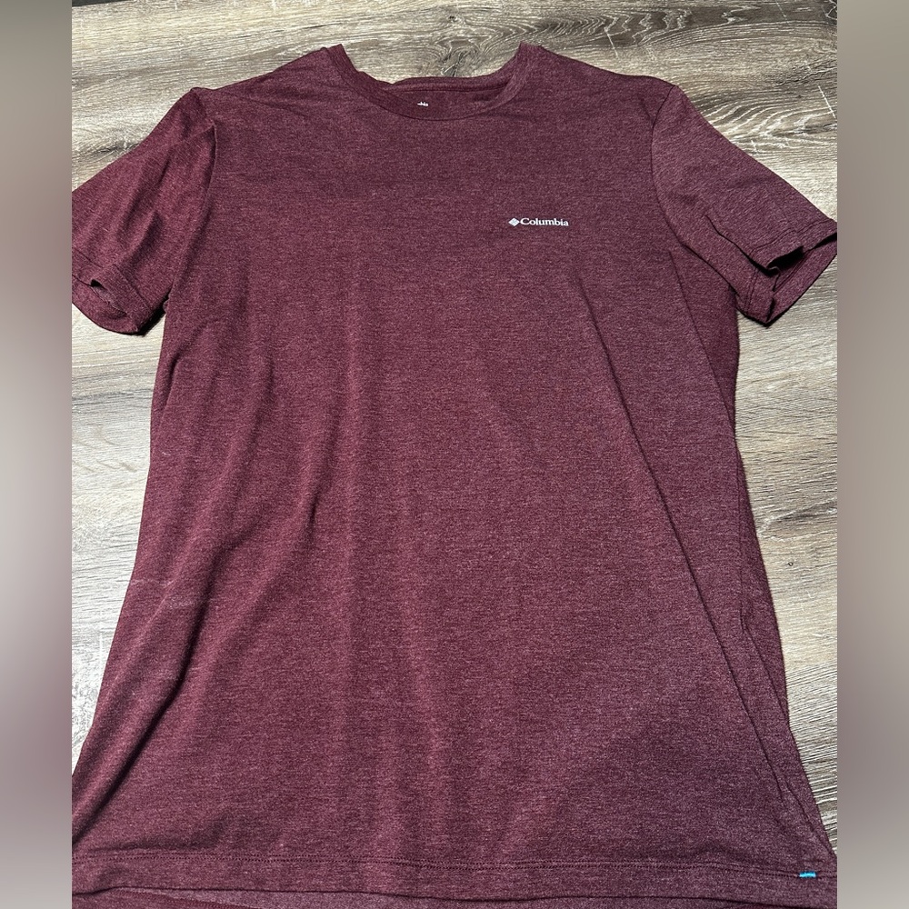 Columbia Men's Burgundy Short Sleeve Tee